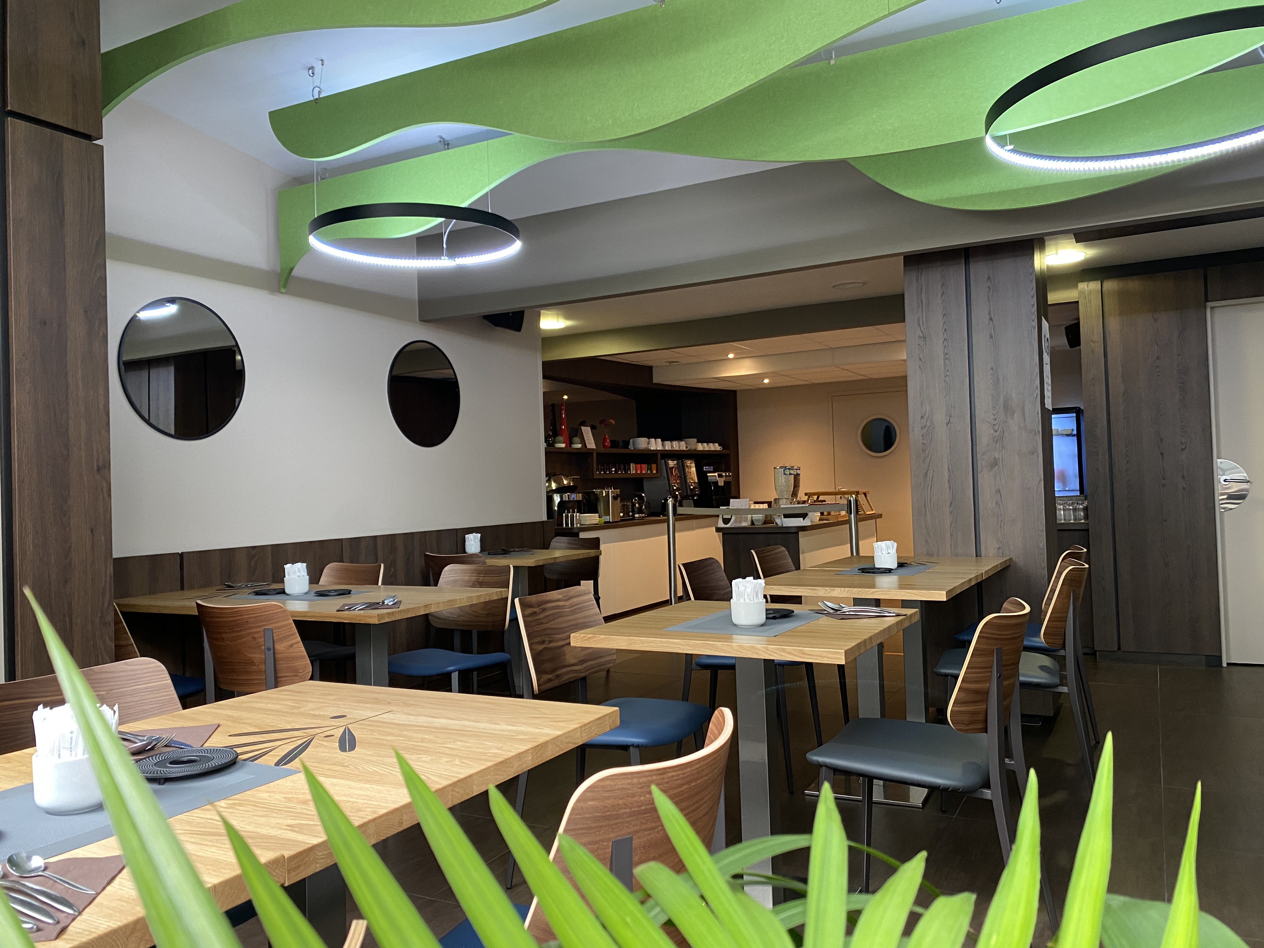 https://espace-ptl.ancv.com/appli/butterfly/data/medias_PA/PHOTOS/022896001001/022896001001zZ1EwStETH-LA PAIX HOTEL CONTEMPORAIN BREST PETIT DEJEUNER.jpg